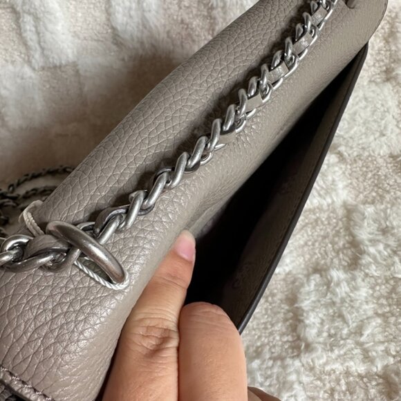 NWT! Tory Burch Britten Adjustable Shoulder Bag Pebble Leather Grey Silver 67292 - Picture 6 of 11